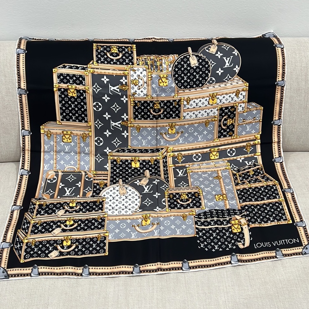New LOUIS VUITTON Let's Go Square Monogram Silk LV Trunk Scarf Black/White